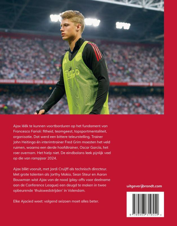 Ajax-jaarboek-2025-2026-flaptekst-9789493319554