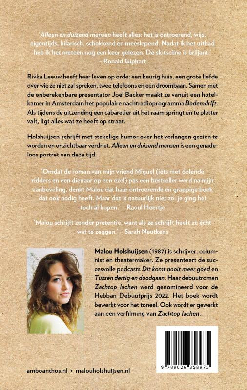 Alleen-en-duizend-mensen-flaptekst-9789026358975