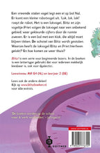 De-bol-met-de-klok-flaptekst-9789025776701