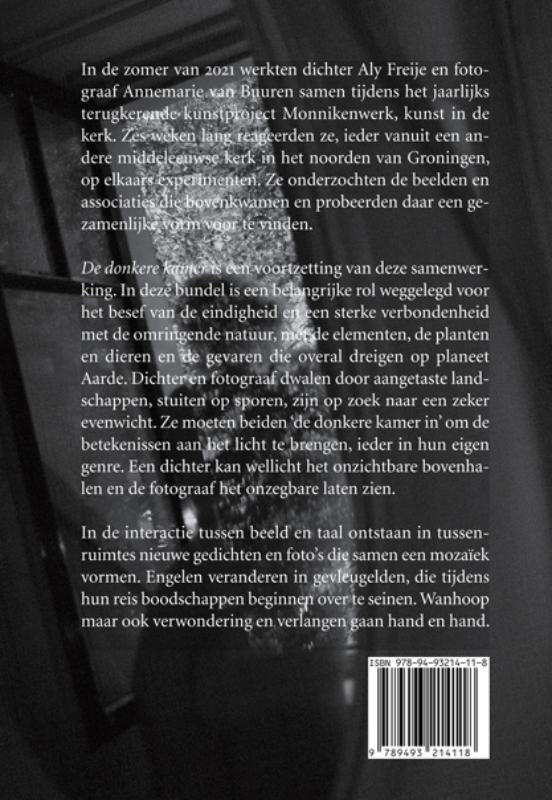 De-donkere-kamer-flaptekst-9789493214118