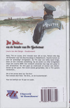 De-drie-en-de-bende-van-de-Sjacheraar-flaptekst-9789076466354