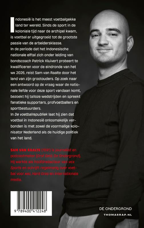 De-voetbalrepubliek-flaptekst-9789400412248