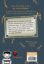 Druk-niet-op-de-rode-knop-anders-vallen-de-robots-aan-flaptekst-9789464395426