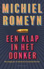 Een-klap-in-het-donker-boek-cover-9789021051482