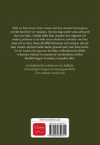 In-een-land-hier-ver-vandaan-flaptekst-9789044850741