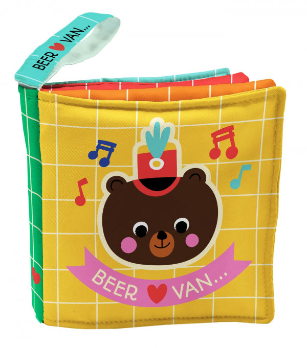 Knisperboekje-vol-liefde-Beer-houdt-van-muziek-boek-cover-9789464086867