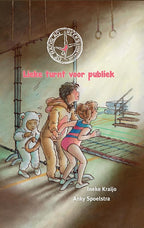 Lieke-turnt-voor-publiek-boek-cover-9789492482792