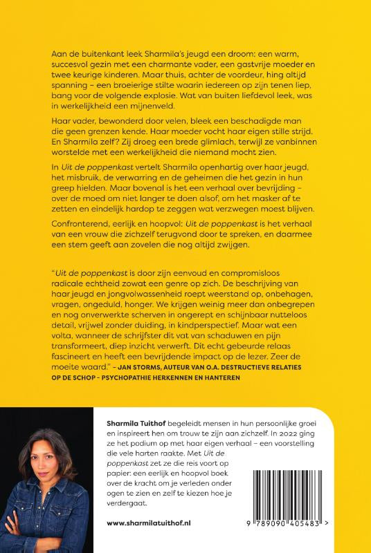 Uit-de-poppenkast-flaptekst-9789090405483